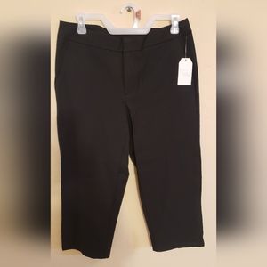 NWT Time and Tru 4 Way Stretch Mid Rise Capri Pants size 12